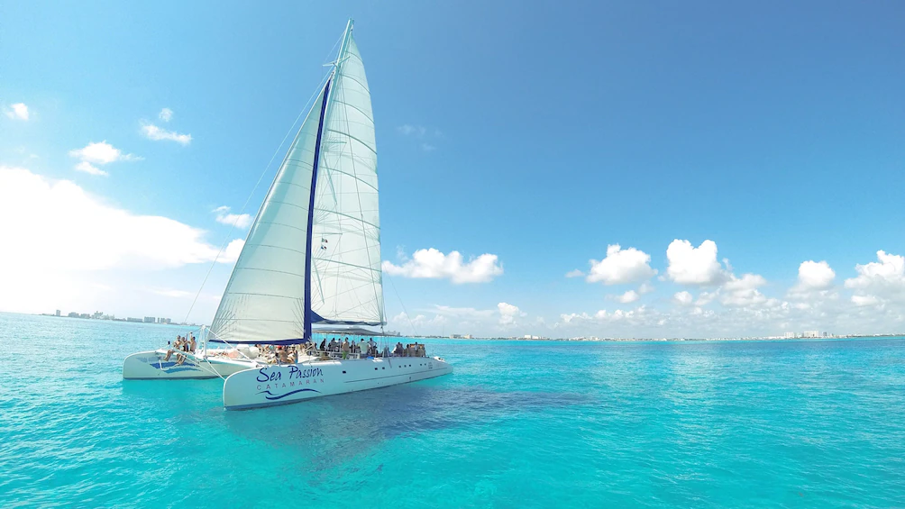 Isla Mujeres Catamarán